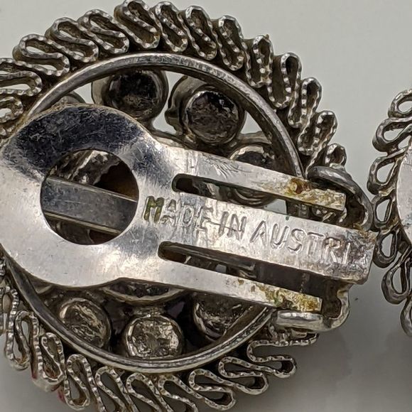 Vintage Austrian Purple Crystal Round Clip Earring - Picture 8 of 11